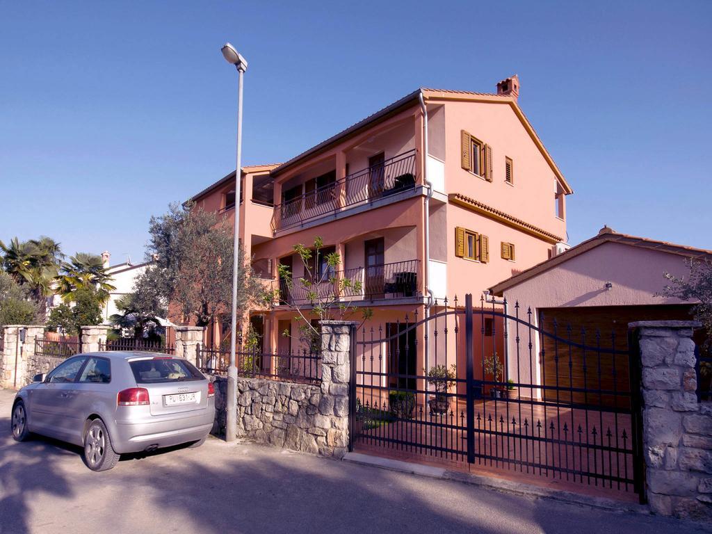 Apartments Cvek Ровин Екстериор снимка