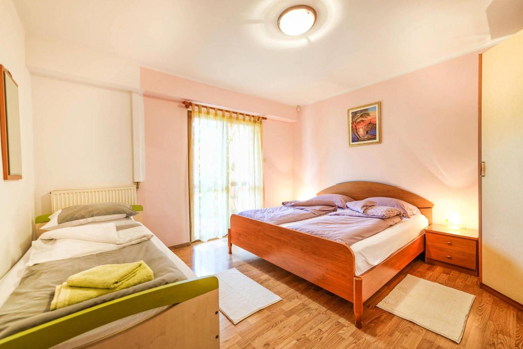 Apartments Cvek Ровин Екстериор снимка