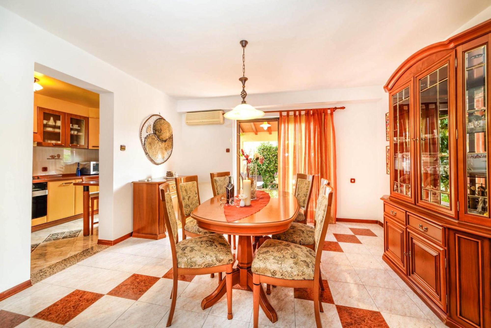 Apartments Cvek Ровин Екстериор снимка
