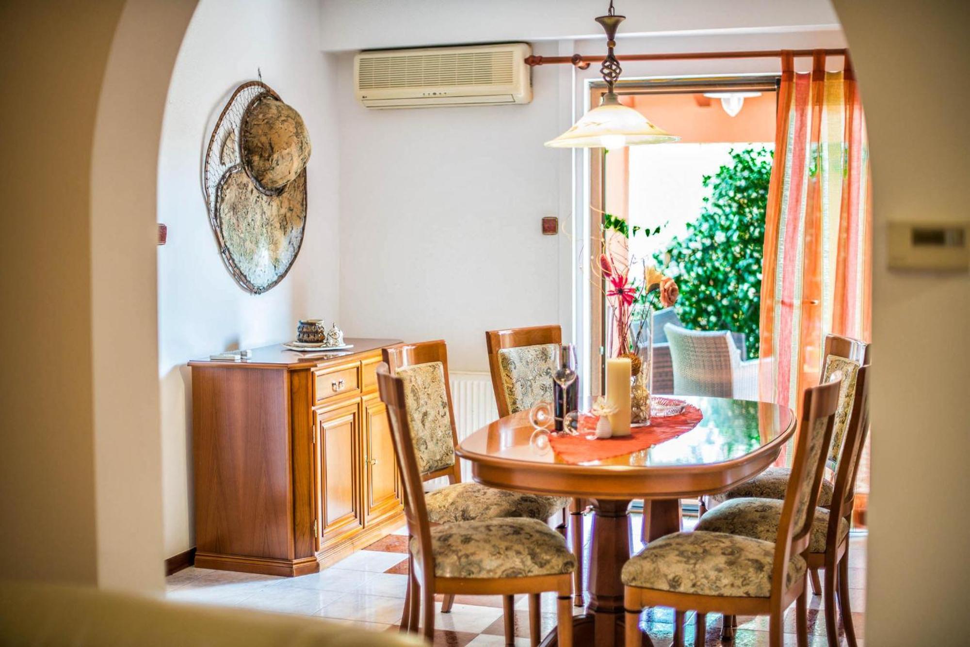 Apartments Cvek Ровин Екстериор снимка