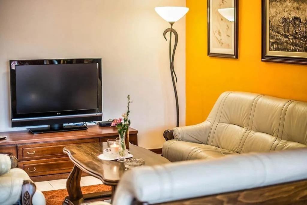 Apartments Cvek Ровин Екстериор снимка