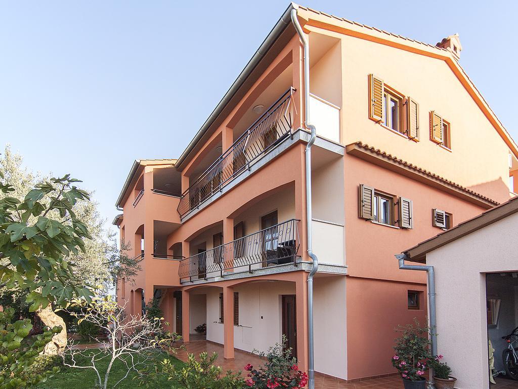 Apartments Cvek Ровин Екстериор снимка