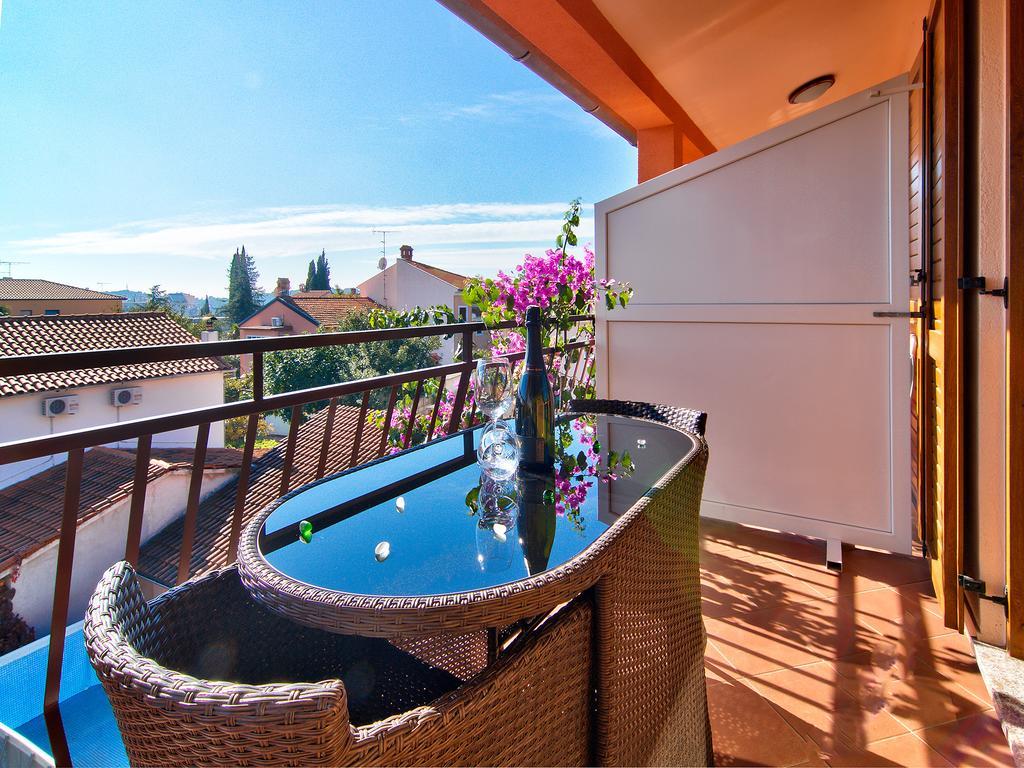 Apartments Cvek Ровин Екстериор снимка