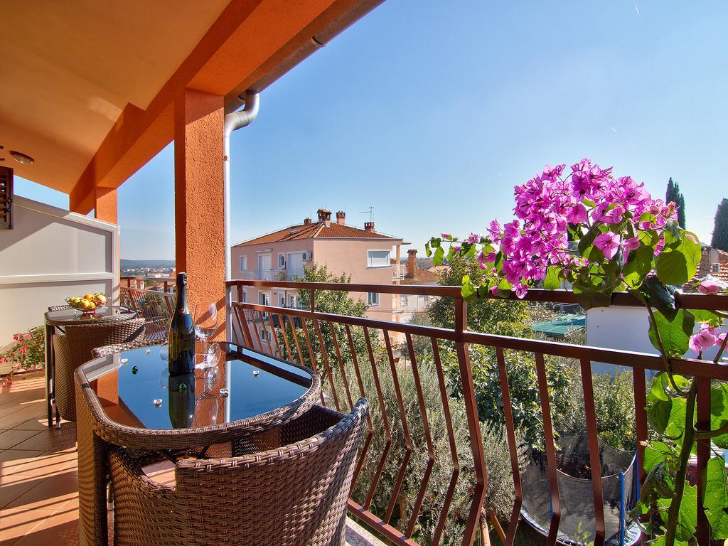 Apartments Cvek Ровин Екстериор снимка