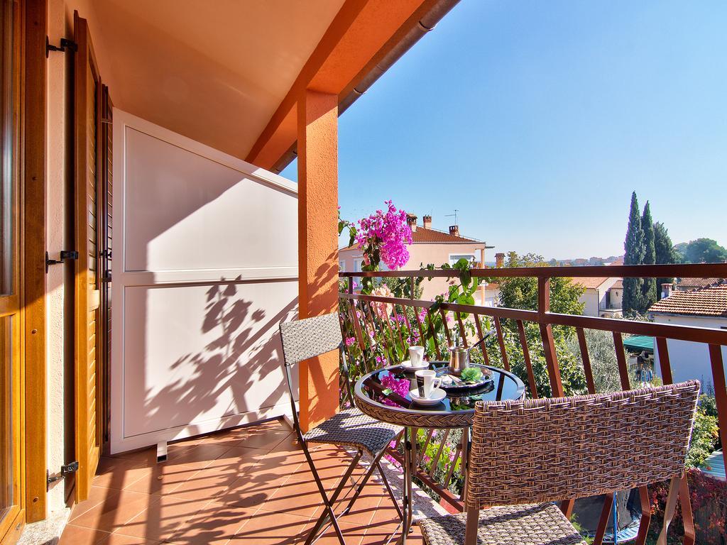 Apartments Cvek Ровин Екстериор снимка
