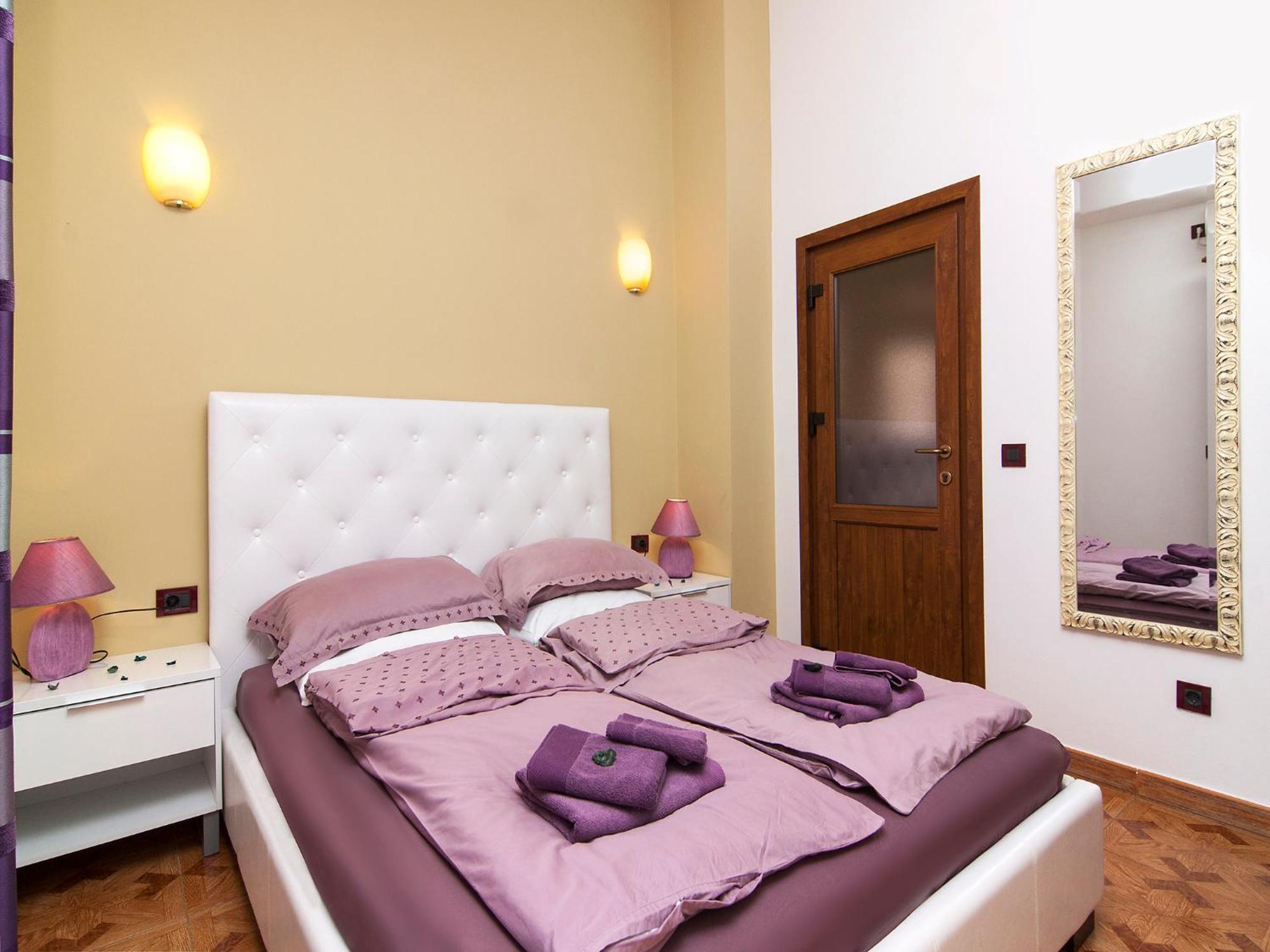 Apartments Cvek Ровин Екстериор снимка